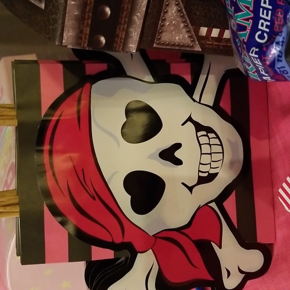 NWT Girl Pirate party box - Picture 3 of 9